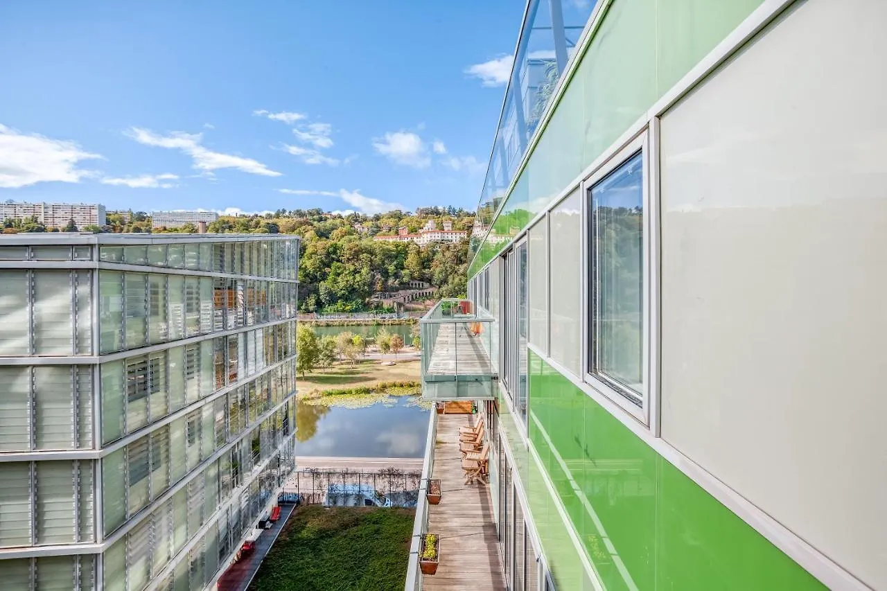 Lyon Confluence - Duplex Au Calme Avec Parking Prive En Option Apartment
