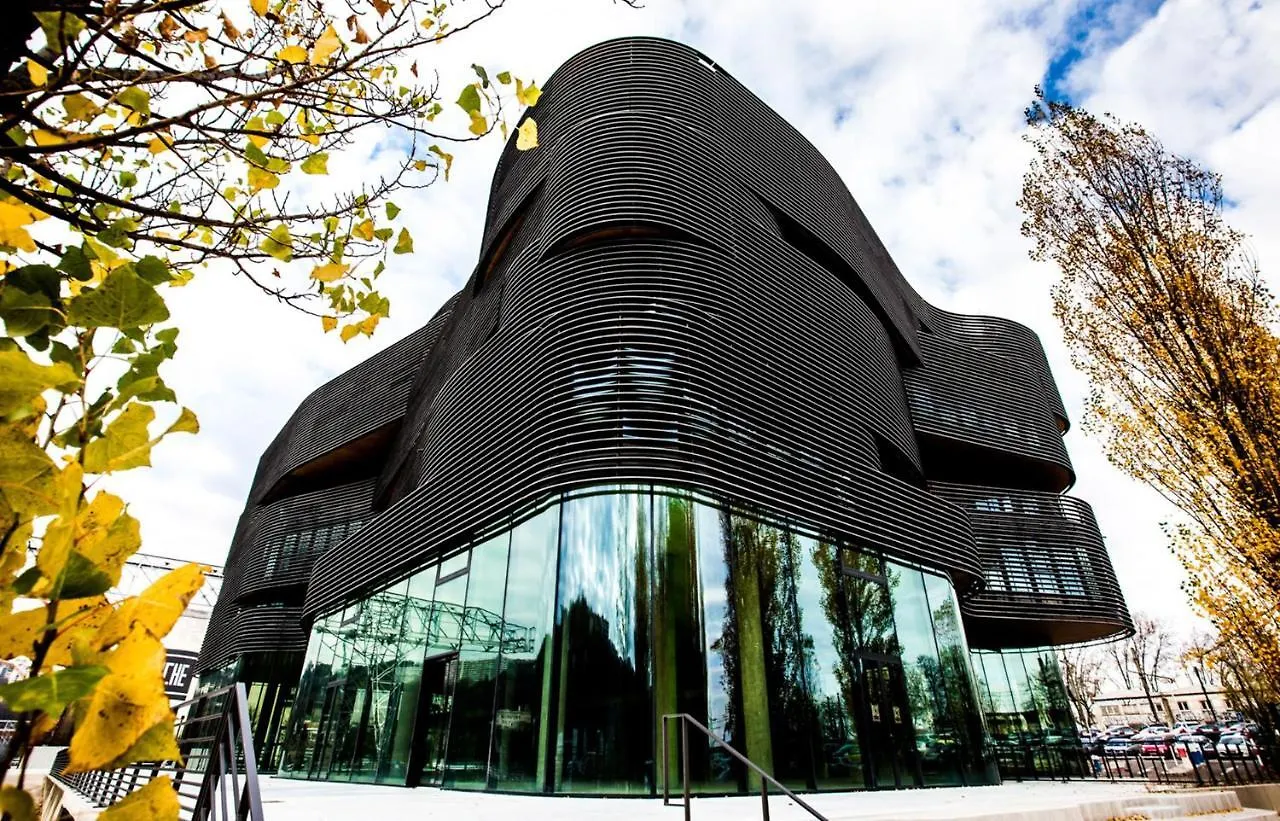 Lyon Confluence - Duplex Au Calme Avec Parking Prive En Option Apartment 0*,  France